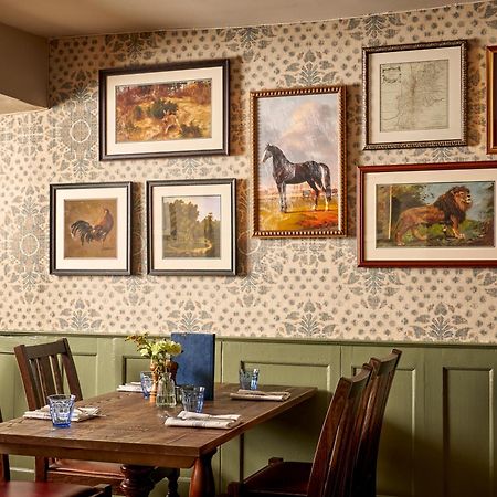 The Lion Inn วินช์คอมบ์ ภายนอก รูปภาพ