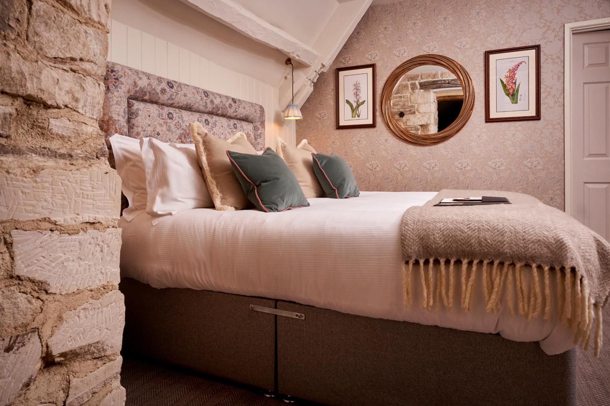 The Lion Inn วินช์คอมบ์ ภายนอก รูปภาพ