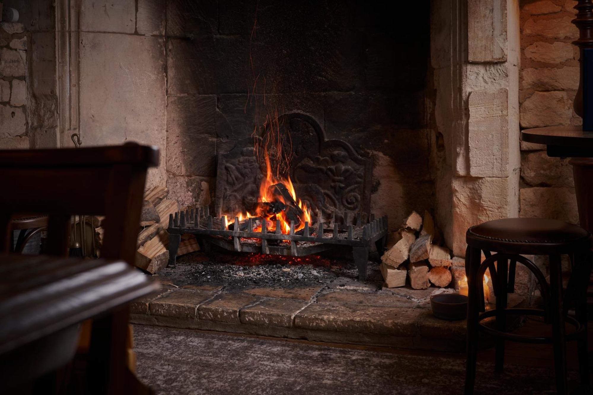 The Lion Inn วินช์คอมบ์ ภายนอก รูปภาพ